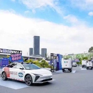智己、奔驰、特斯拉都来了！这个周末，“车友”快来金桥逛逛汽车生活嘉年华