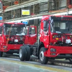 非凡“十四五” 奋进新征程丨汽车产业转型升级全面提速 中国商用车之都战略地位更加稳固