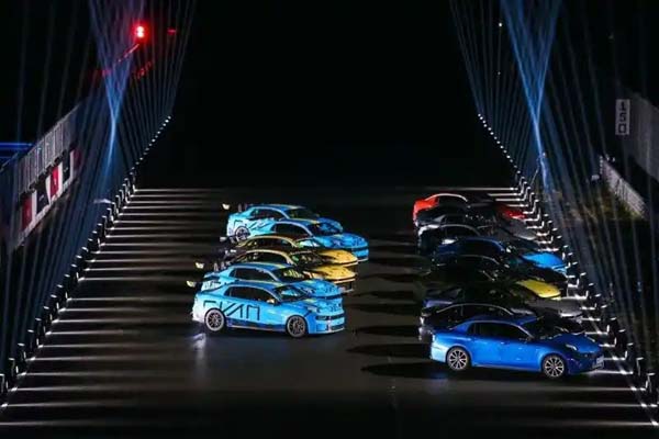 成都东部新区新添汽车运动体验中心正式开业