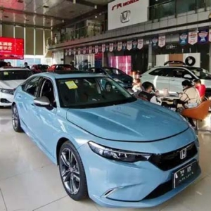 汽车购置税补贴退坡前夜，市场迎来抢购潮，车企自掏腰包为消费者兜底