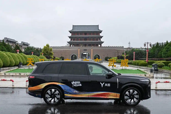 岚图汽车携8000万消费券点燃西北市场夏日购车热潮