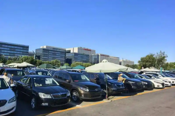实地探访北京二手车市场：消费逻辑生变，新能源车“快进快出”