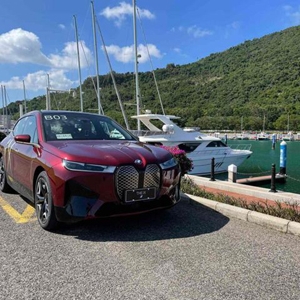 3年磨一剑的宝马旗舰电动SUV，开起来到底怎么样？｜试驾