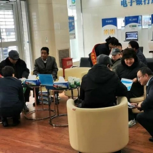 5家银行存款无法提现，涉及近3000储户12亿存款，他们该怎么办？