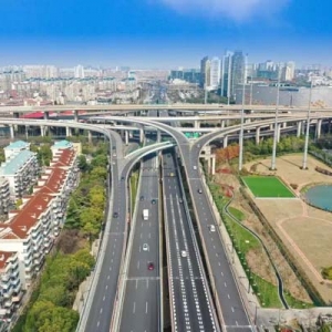 全程正常通行时间约30分钟！杨高路改建工程主线竣工通车丨项目新进展