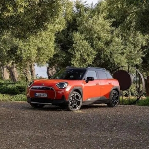 MINI家族第一款5座跨界车型 全新电动MINI Aceman全球首发