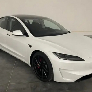 新款特斯拉Model 3高性能版通过工信部申报，搭载双电机四驱系统