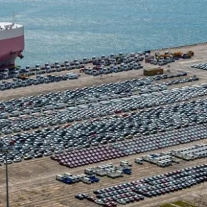 6月自主汽车品牌份额达 58.5%，出口方面新能源车增速不及燃油车6月自主汽车品牌份额达 58.5%，出口方面新能源车增速不及燃油车
