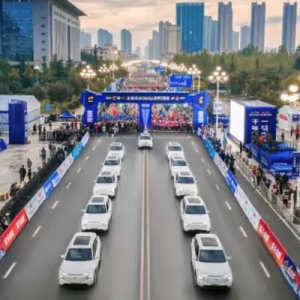 宝鸡马拉松激情开跑，官方唯一指定用车吉利银河L7助力跑者逐梦