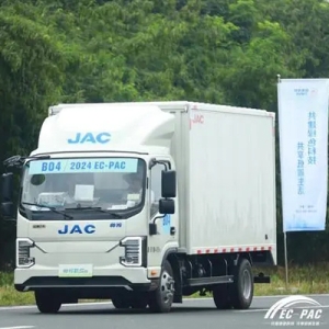 惊艳全场！江淮1卡帅铃ES6斩获新能源商用车三项殊荣