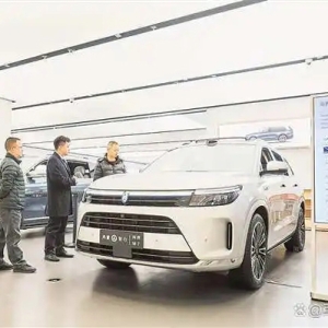 传统燃油车4S店改投新能源“门庭” 重庆汽车销售市场迎来“大变局”
