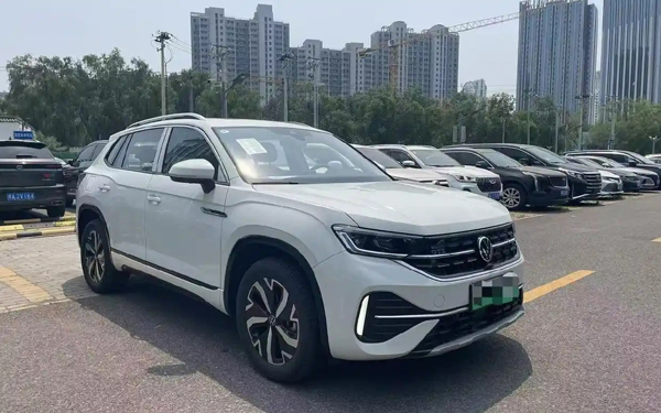 新车“变身术”：拼销量卷出“零公里二手车”