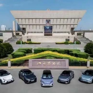 极狐汽车主动避险强，被动防护也周全