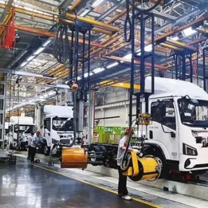 优化产品矩阵 实现产销双增 陕汽商用车上半年产量同比增长22%，销量同比增长25%