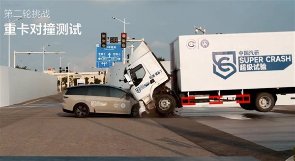 乘龙卡车连续四天回应理想汽车：龙的脊梁 无惧挑战