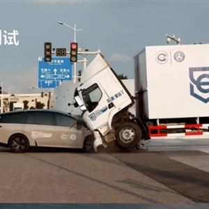 乘龙卡车连续四天回应理想汽车：龙的脊梁 无惧挑战