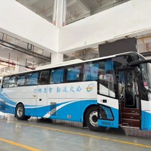 武汉将上新一批软座公交车：所有座椅配备安全带，首批新车将全部用于定制公交运营