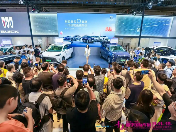 400余网红车模！新车首发！观众预警！2025青岛秋季国际车展观展高峰来临